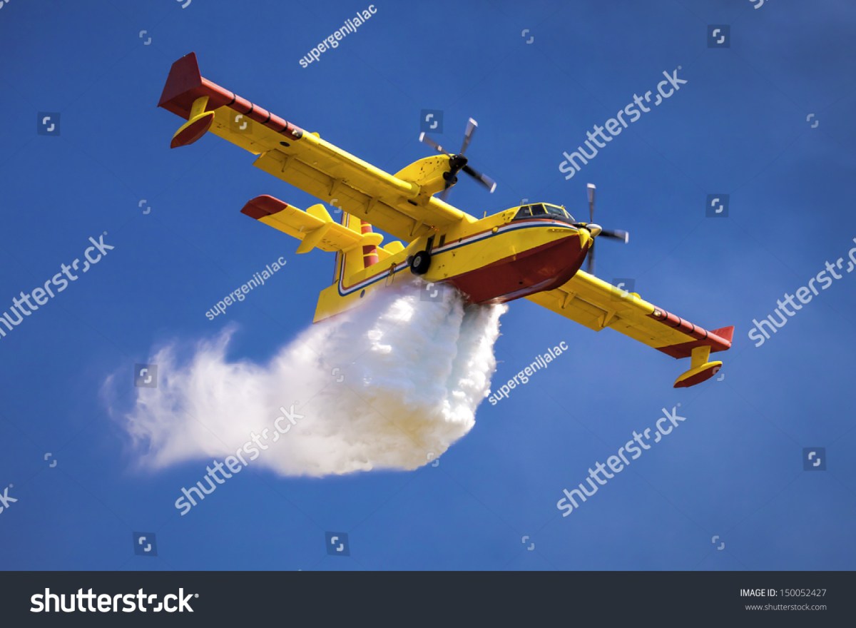 Canadian super scooper plane